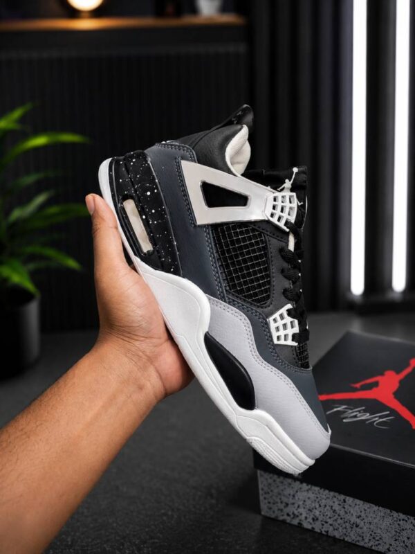 Jordan 4 Midnight Fear